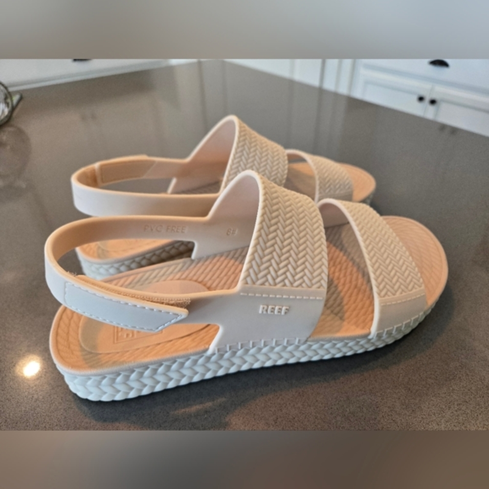 Reef Cream and Tan Sandals with Cushioned Sole